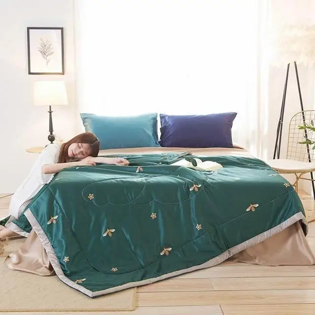 

Dark Green Bees Stars Quilt Satin Polyester Fabric Silk Feeling Quilted Comforter Summer Blanket Twin Queen Size