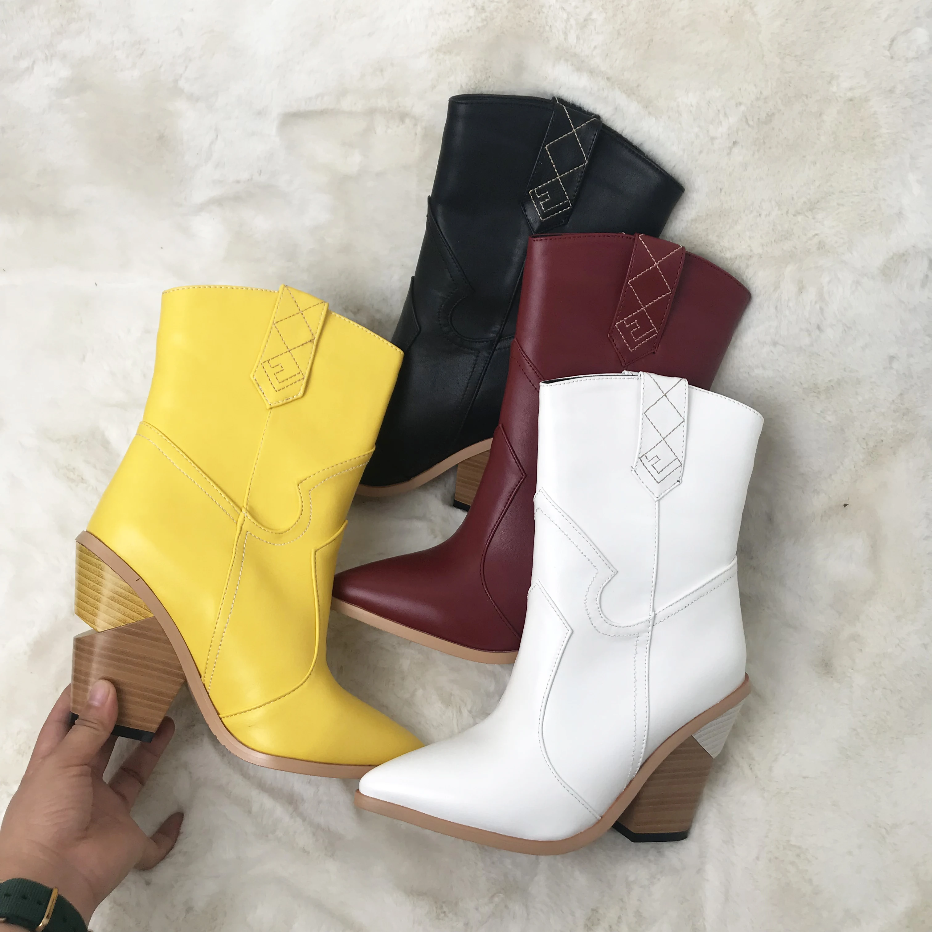 Женские ковбойские ботильоны с острым носком желтые красные черные белые или