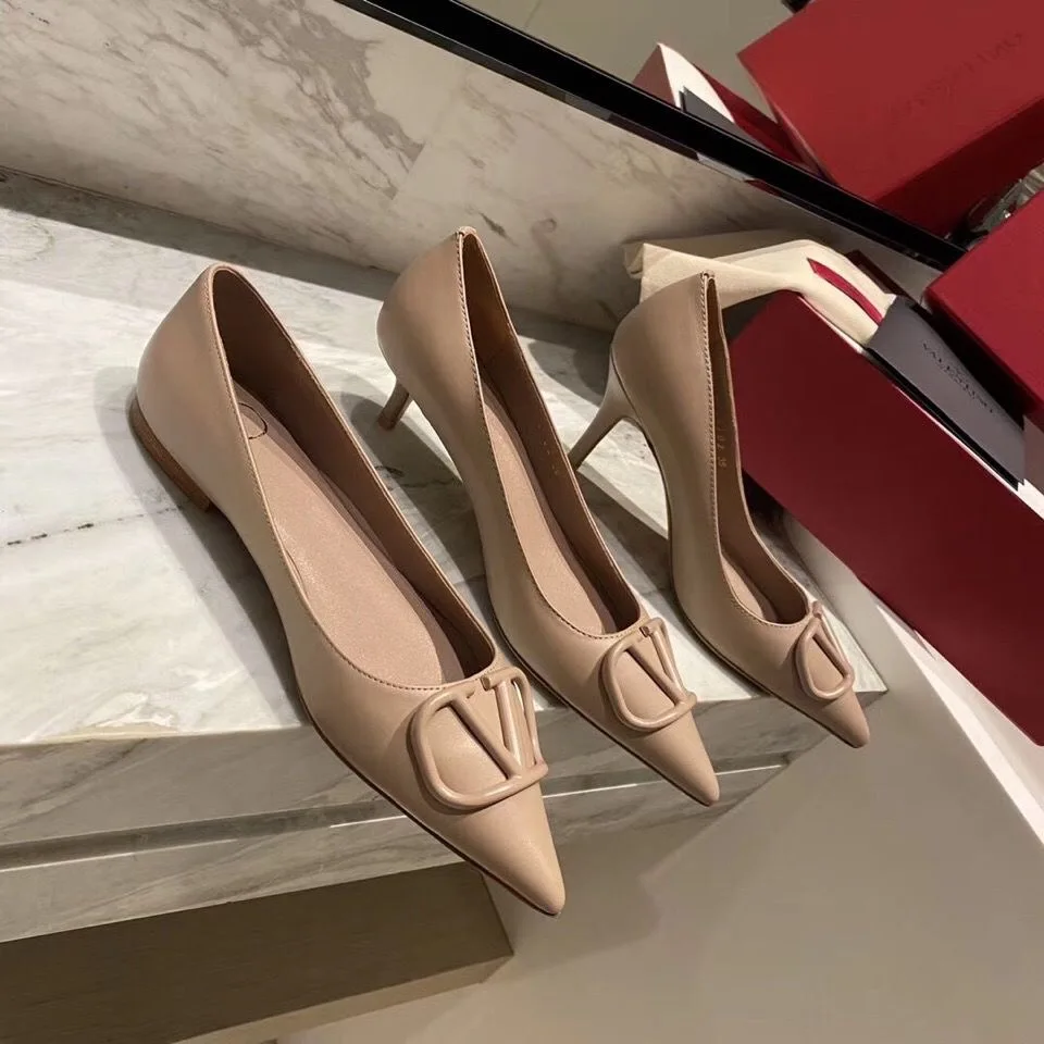 

Luxury Designer Women High Heel 4cm 6cm 8cm 10cm Pointed Shallow V-button Wedding Shoes Real Leather Dinner pumps Plus Size 43