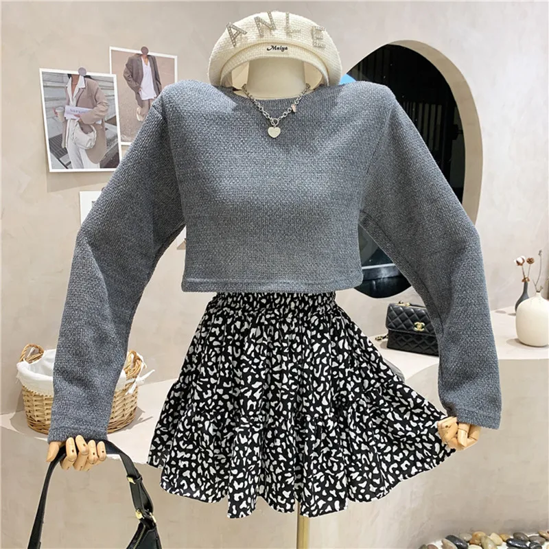 

NEW Niche Design Women's Clothing 2021 Autumn Short Long Sleeve Top T-shirt High Waist Floral Skirt Two Piece Set