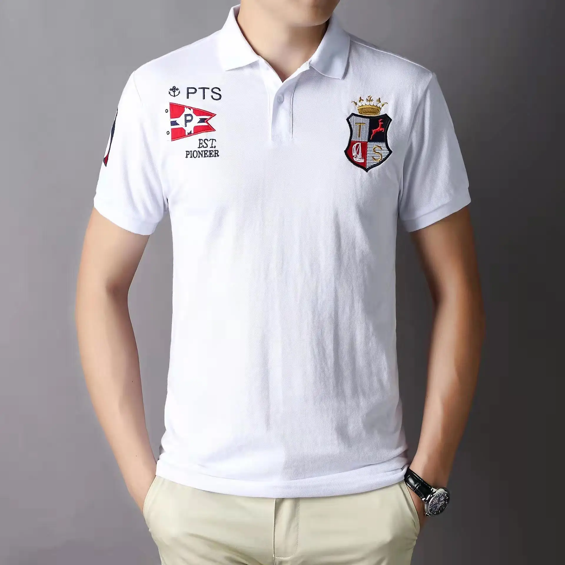 Мужская рубашка-поло с коротким рукавом и вышивкой | одежда