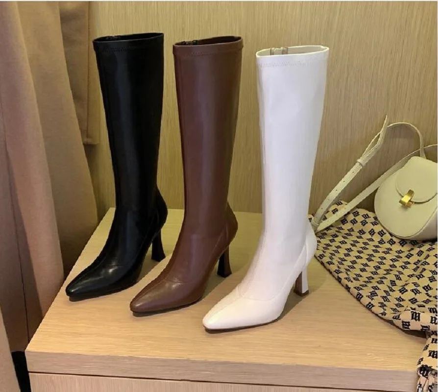 

Роскошные высокие эластичные сапоги на очень высоком каблуке с квадратным носком, но дизайнерские тонкие сапоги до колена