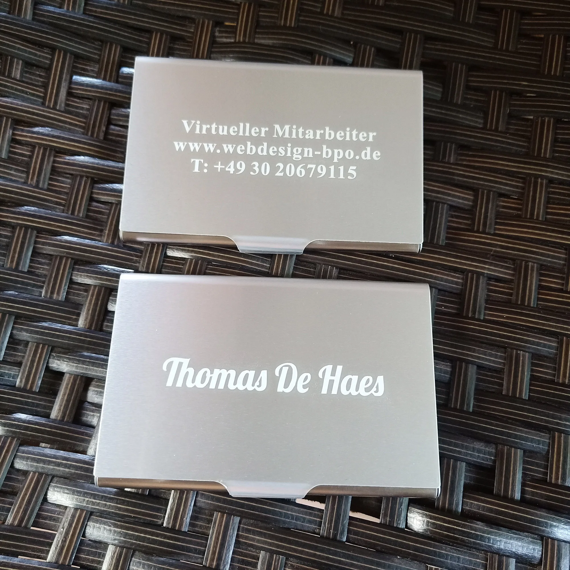 

Держатель для визиток с логотипом из нержавеющей стали