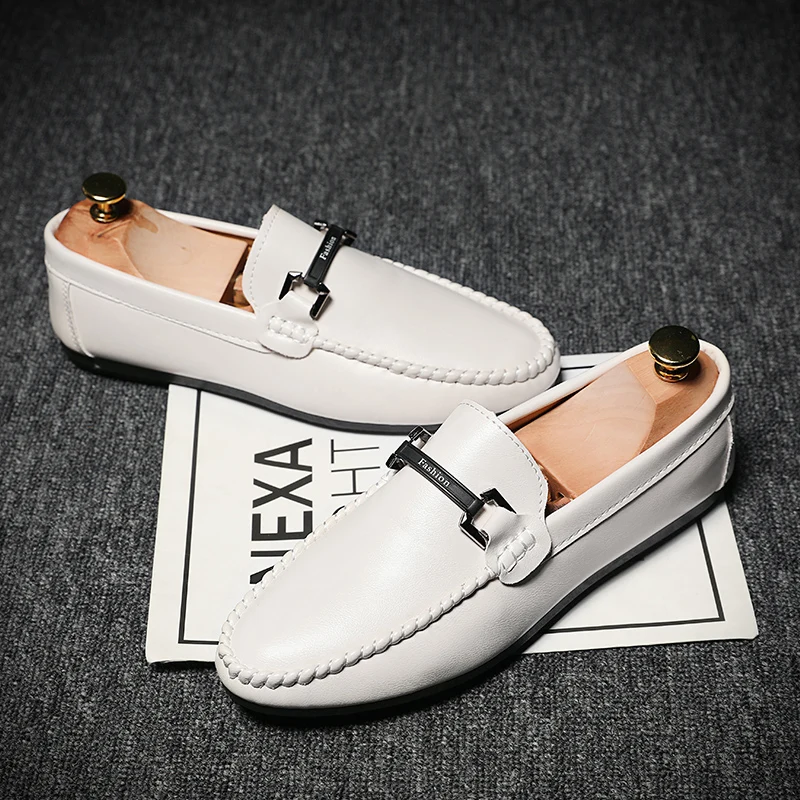 Мужские кожаные туфли черные лоферы на плоской подошве легкие и удобные