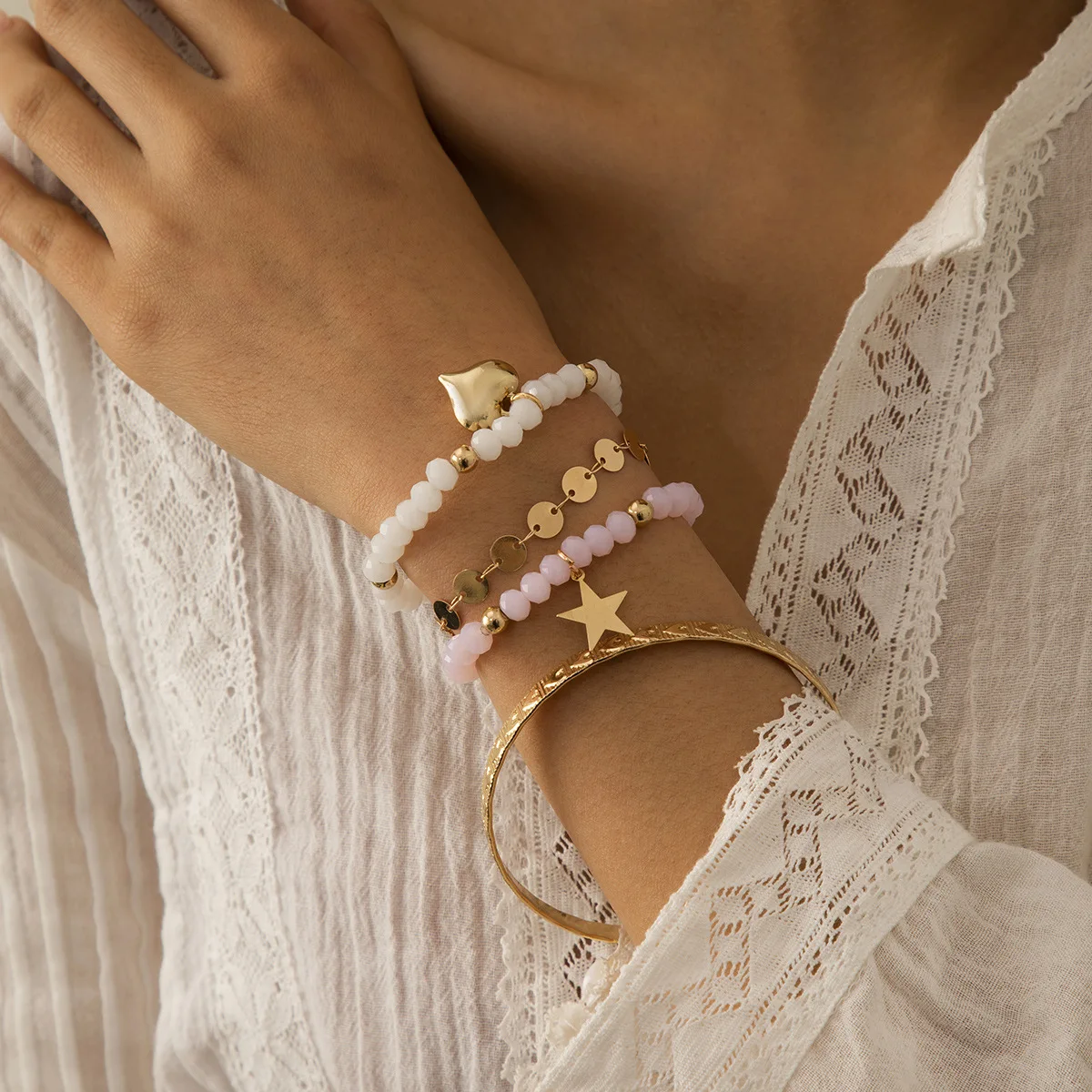 

Женский Набор браслетов, многослойные разноцветные бусины, кристаллы в этническом стиле, сочетаются со стразами, цвет золото и металл