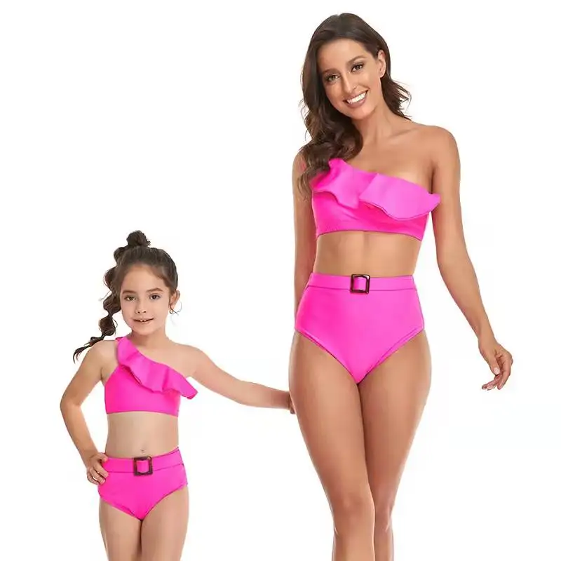 

Ruffled Mother Daughter Matching Bikini Swimsuits Family Set Off-Shoulder Mommy and Me Swimwear Women Girls Beachwear Clothes