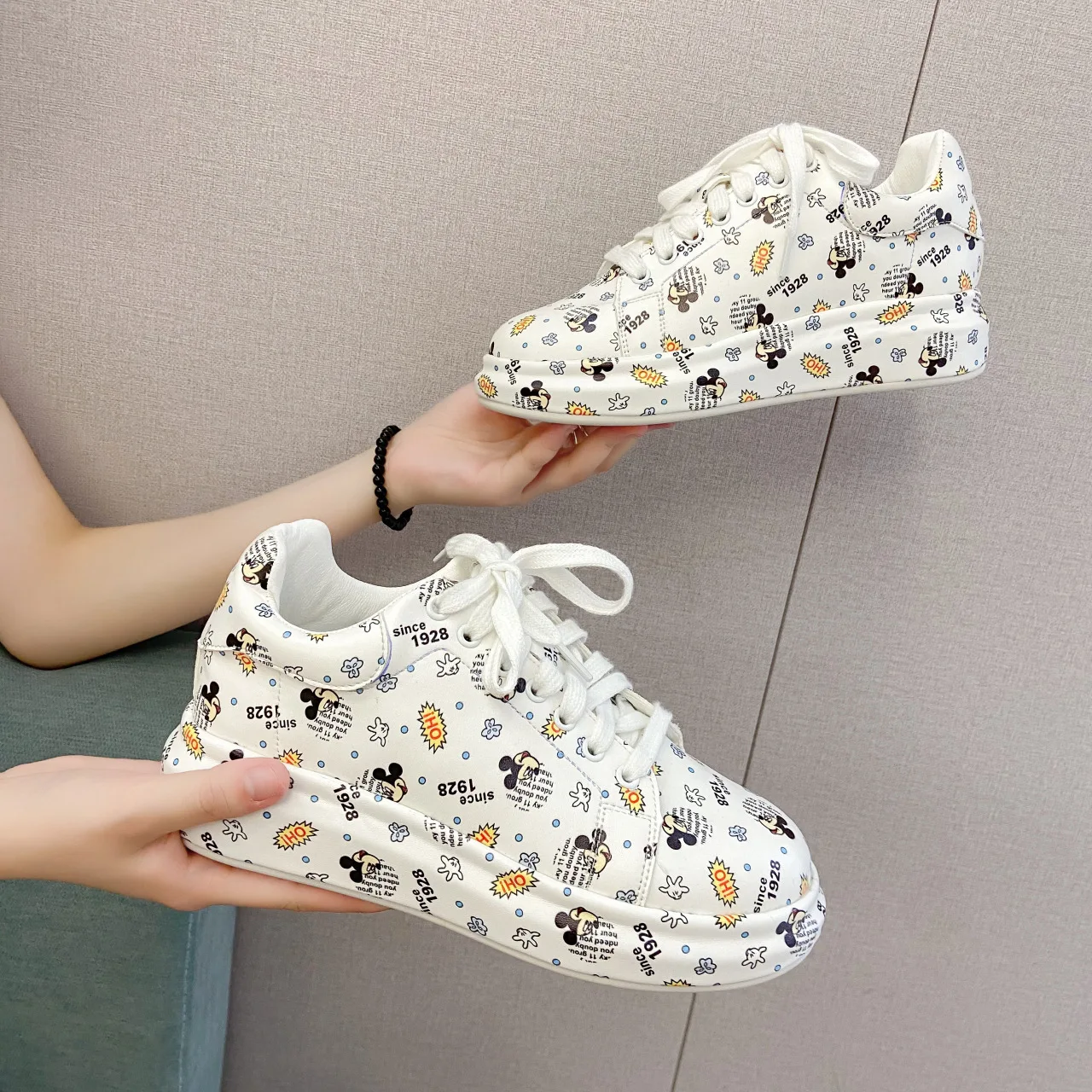 

New Women Sneakers Elegant Floral Printed Lace Up Female Flat Shoes Fashion Round Toe Lady Vulcanized Shoes Women Casual Shoes