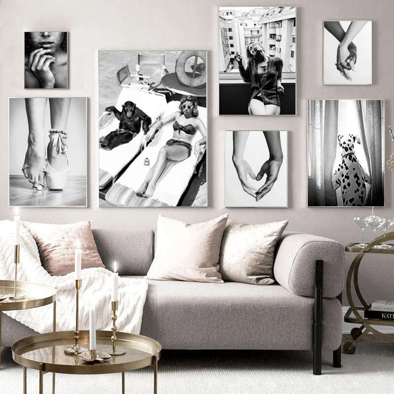 

Black White Wall Art Hand in Hand Smoke Girl Sexy Fashion Posters and Print Canvas Painting Wall Pictures for Living Room Decor