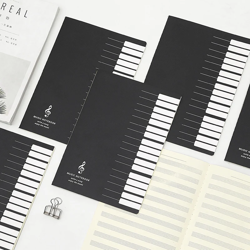 Записная книжка с пятью линиями и музыкальными нотами|Детали аксессуары для