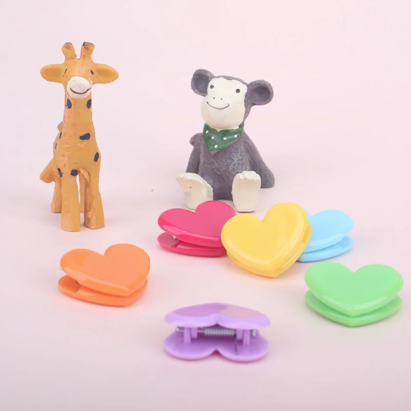 

5 шт./компл. симпатичная Цветная Мини-зажим в форме сердца, декоративная пластиковая офисная бумага для записей, открыток, декоративные прин...