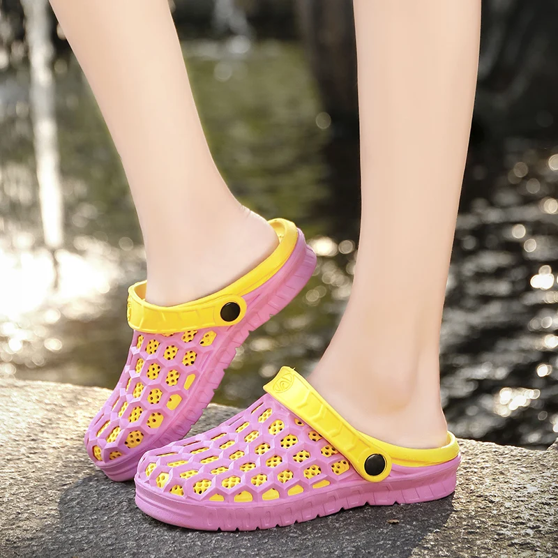 

2020 Summer New Men's Clogs Sandals EVA Lightweight Beach Slippers Men Non-slip Mules Men Garden Clog Shoes Casual Flip Flops