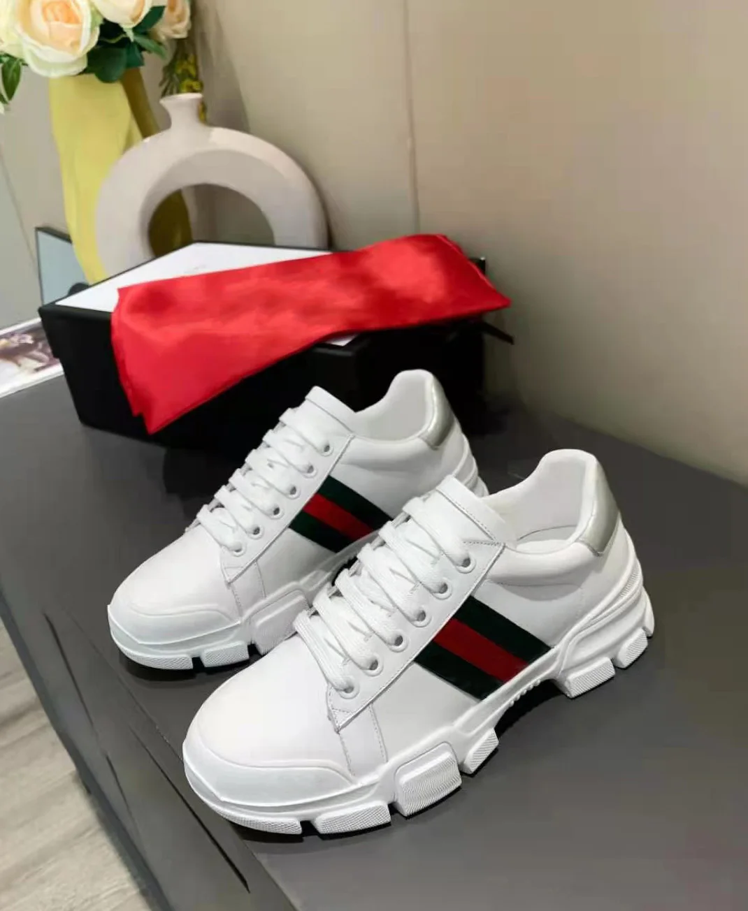 

2021 new style leather trendy fashion ladies sneakers 35-40 size