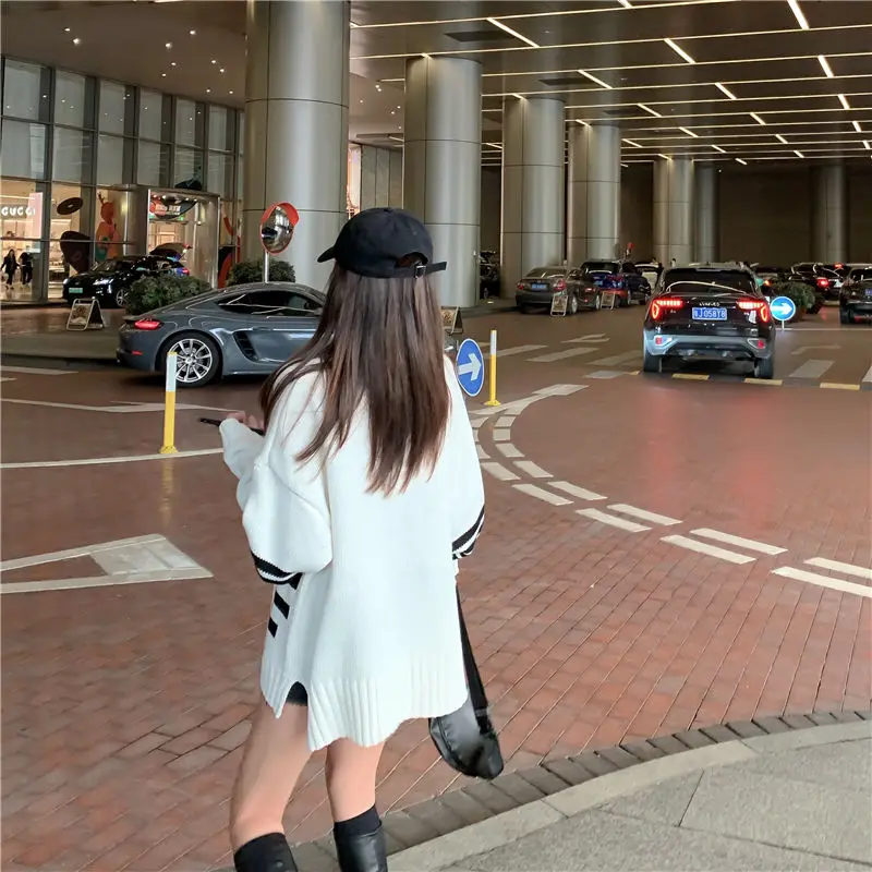 

2021 New Hot Autumn Winter Hong Kong Style Letter Contrast Loose O-Neck Sweater Women Comfortable Casual Elegant Fashion Loose