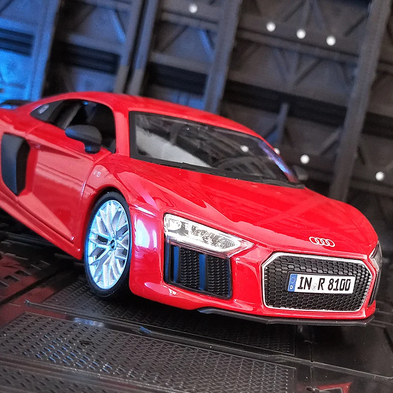 Модель спортивного автомобиля Maisto 1:24 Audi R8 V10 Plus из сплава Коллекционная модель
