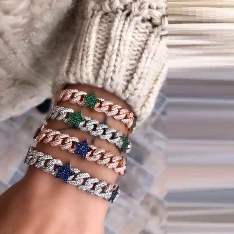 Женский браслет в стиле хип хоп с фианитами позолоченный радужным фианитом форме