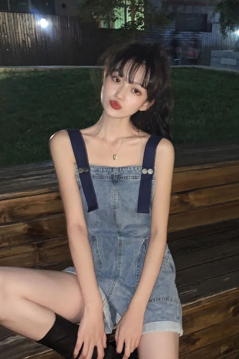 

Workwear denim overalls and jumpsuits women's loose curled straight leg casual wide-leg shorts
