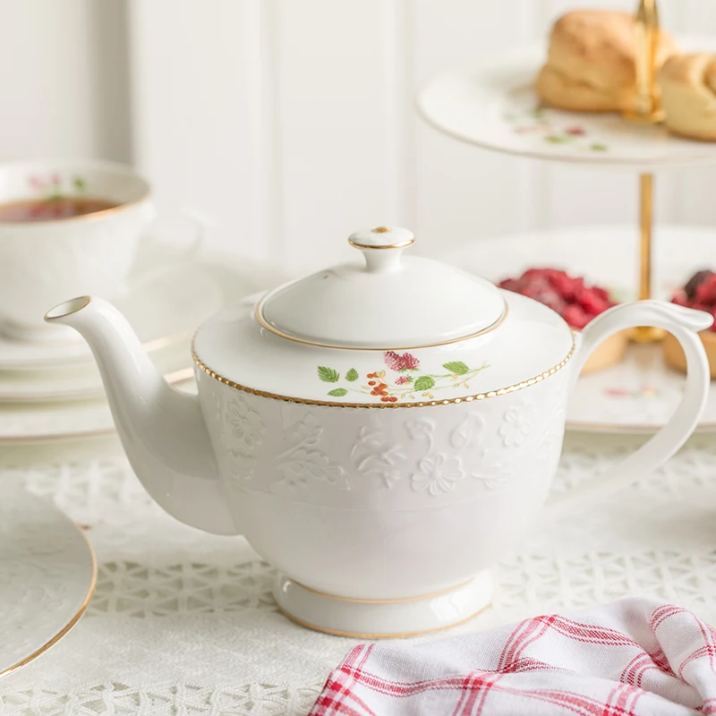 Кофейный сервиз с блюдцем и чашкой из белого костяного фарфора английский