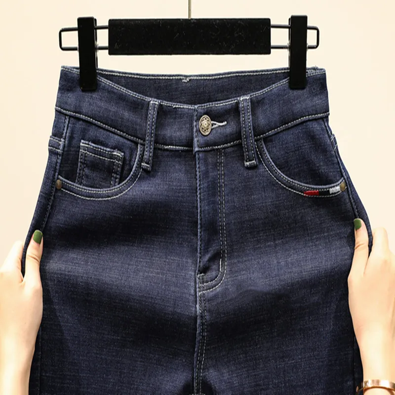 Женские зимние теплые джинсы эластичные мягкие черные с бархатной подкладкой