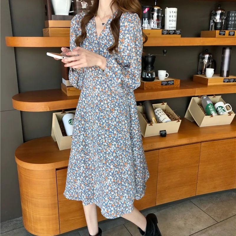 

Autumn New Style French Niche Retro Thin V-neck Skirt Female Floral Puff Sleeve Waist Dress
