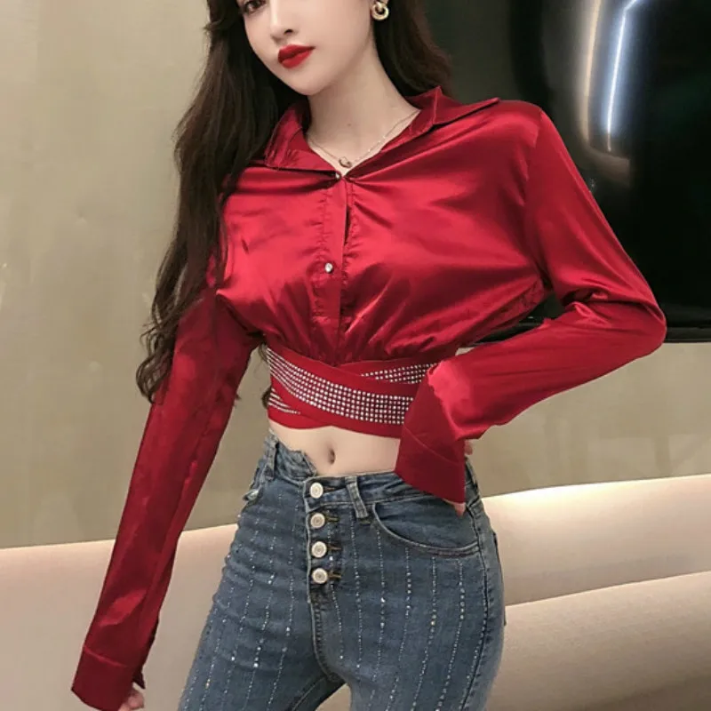 Сексуальные женские атласные укороченные топы с длинным рукавом блестящие