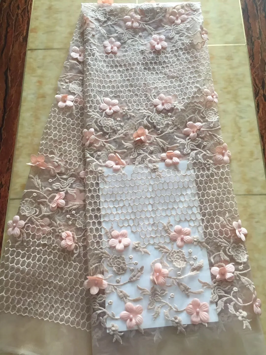 

Высококачественная нигерийская кружевная ткань 2021 с бусинами, африканская французская сетчатая кружевная ткань с вышивкой Тюлевая сетчат...