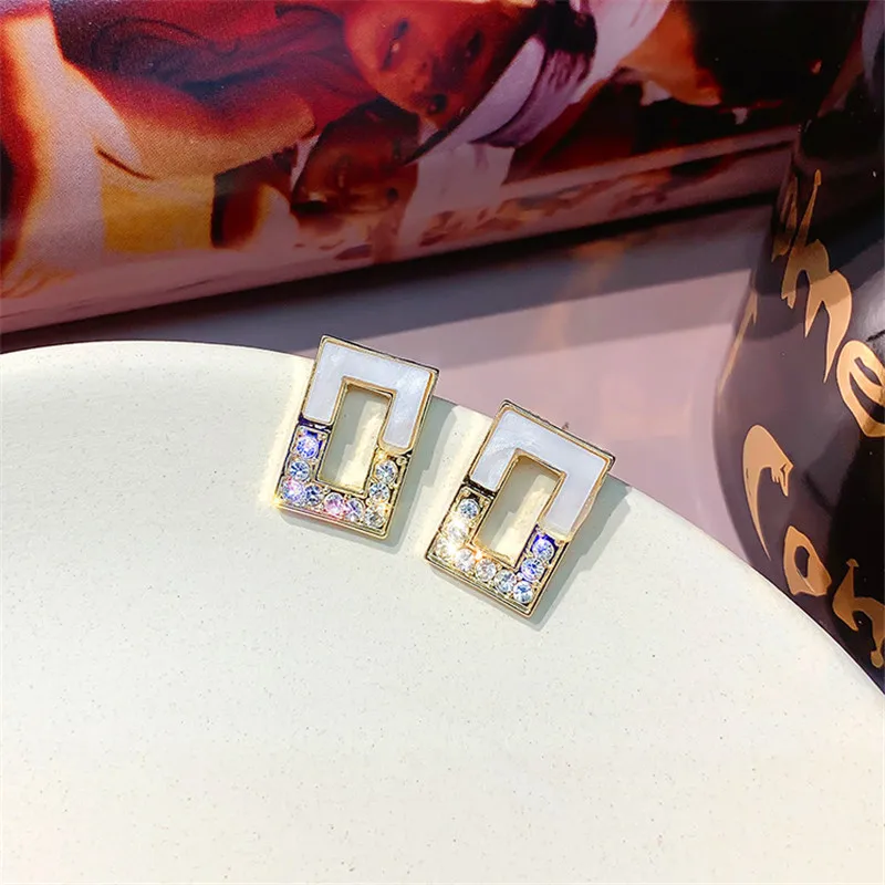 Милые женские квадратной формы с цирконом Стад Серьги Модные Ювелирные изделия
