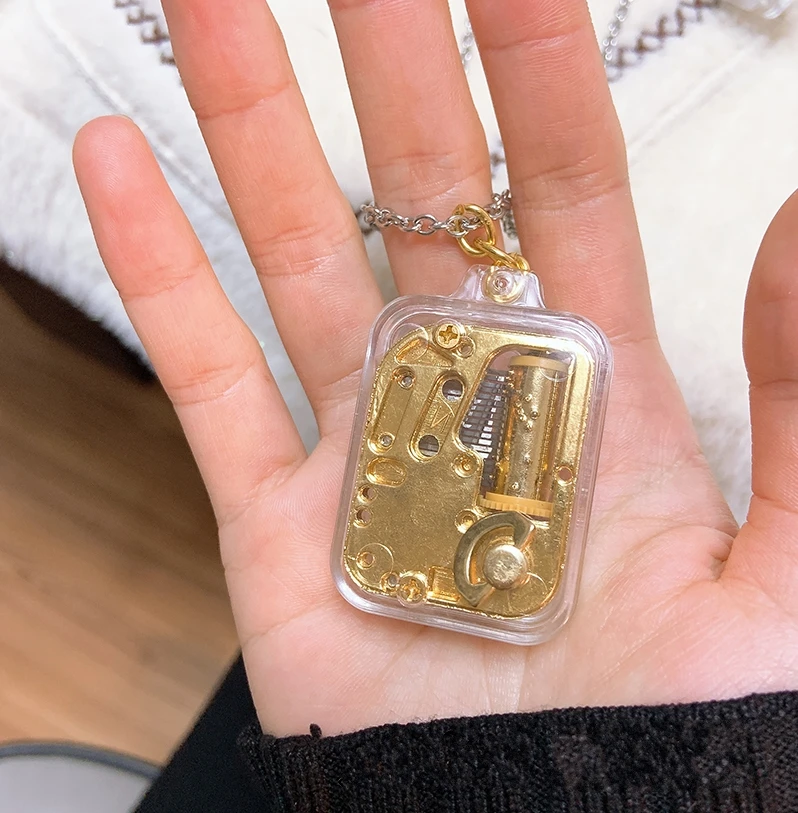 

Creative Mini Gold-Plated Movement Square Keychain Pendant Music Box Music Box Birthday Gifts Crafts