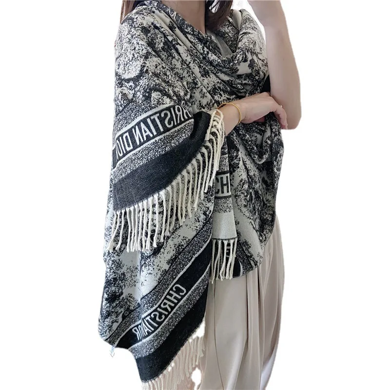 

2021 Luxury Brand Ponchos Coat Cashmere Scarf Women Winter Warm Shawls Wraps Pashmina Thick Capes Blanket Femme Scarves Ladies