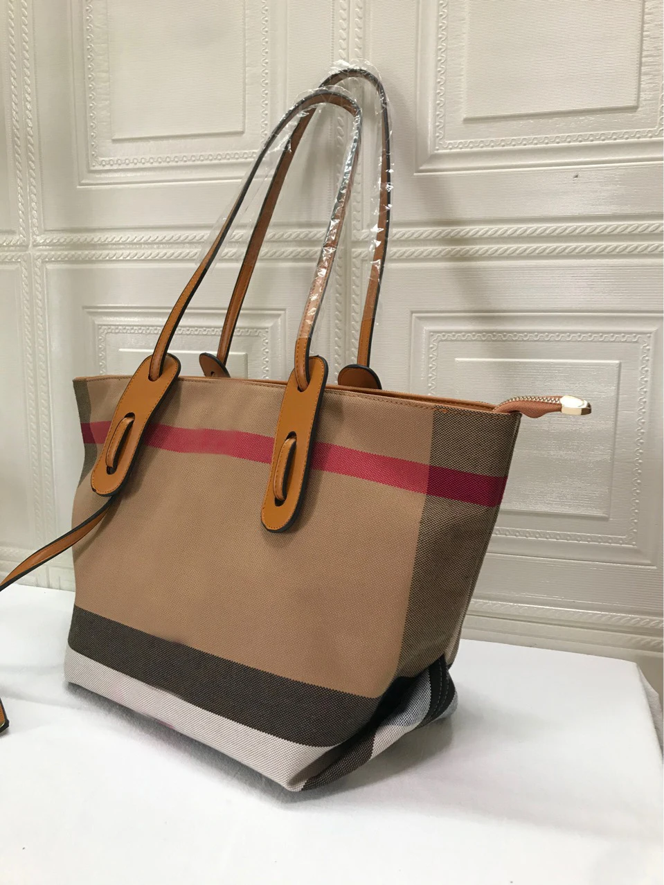 

2020 new one-shoulder hand-held plaid bag zipper horizontal Todd bag European and American classic canvas bag for women