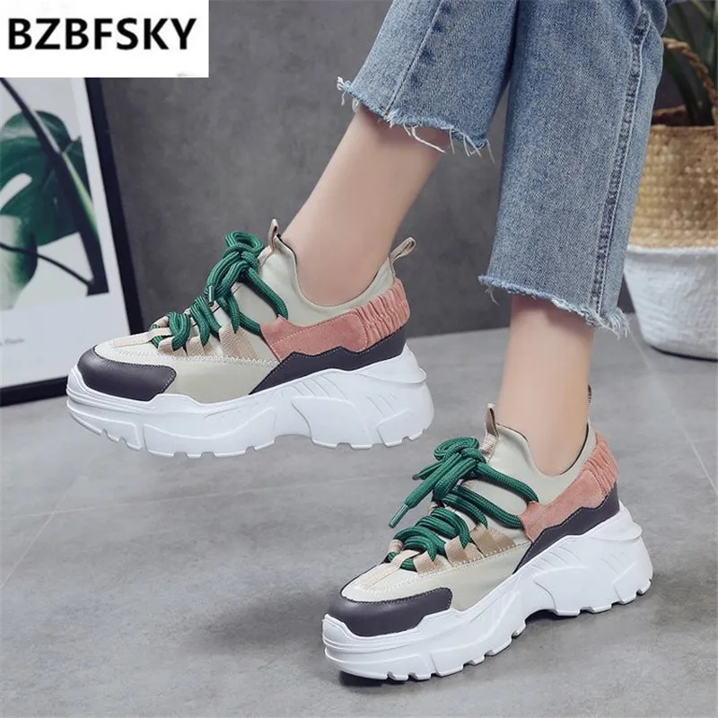 Женские кроссовки на толстой подошве повседневные Черные массивной платформе в