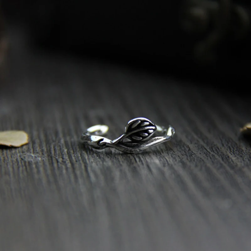 Женское кольцо с открытым хвостом Серебряное регулируемое из ротанга листьями 1 9