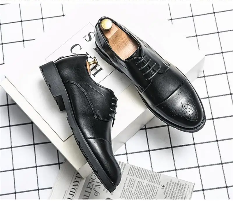 

2021 New Men's Shoes Fashion Casual Business Solid Color PU Retro Hollow Lace Comfortable All-match Oxford Shoes 3KC168