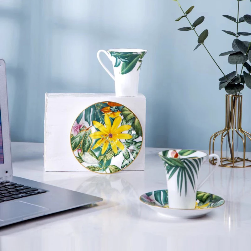

High Quality Bone China Coffee Cups and Saucers Set In Orange Box For Wedding Birthday Gifts Nordic Luxury Porcelain Tea Cup Set