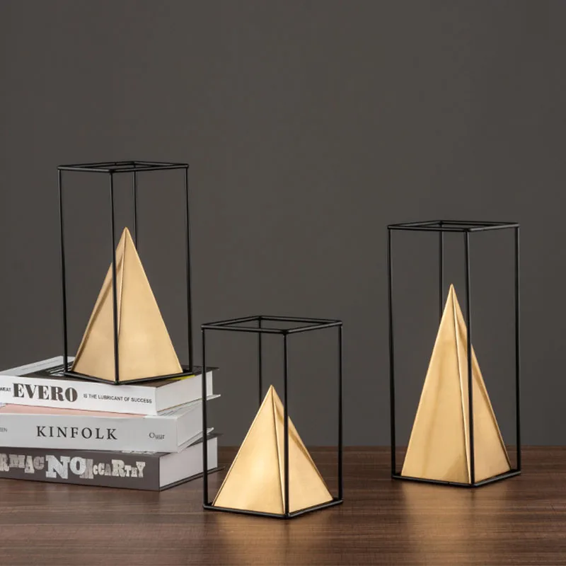 

Nordic Luxury Gold Pyramid Artware Sculpture Home Decoration Accessories Modern Art Metal Statue Room Decor Ornament Craft
