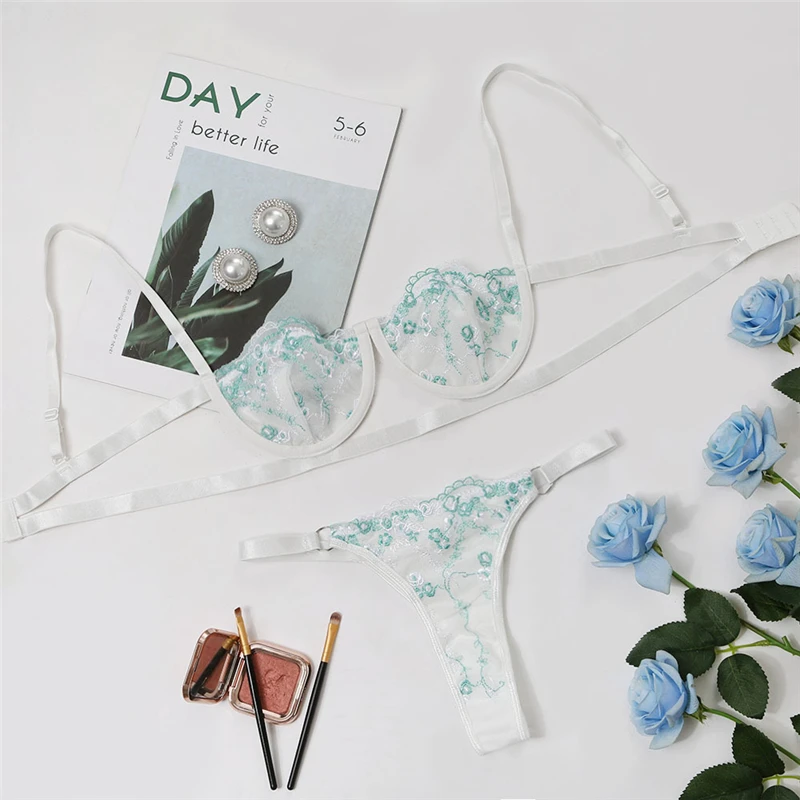 

AIIOU Ladies Sexy Underwear Quality Lace Lingerie Set Women Comfortable Breathable Bra and G-String Sets Hot Exotic Costumes