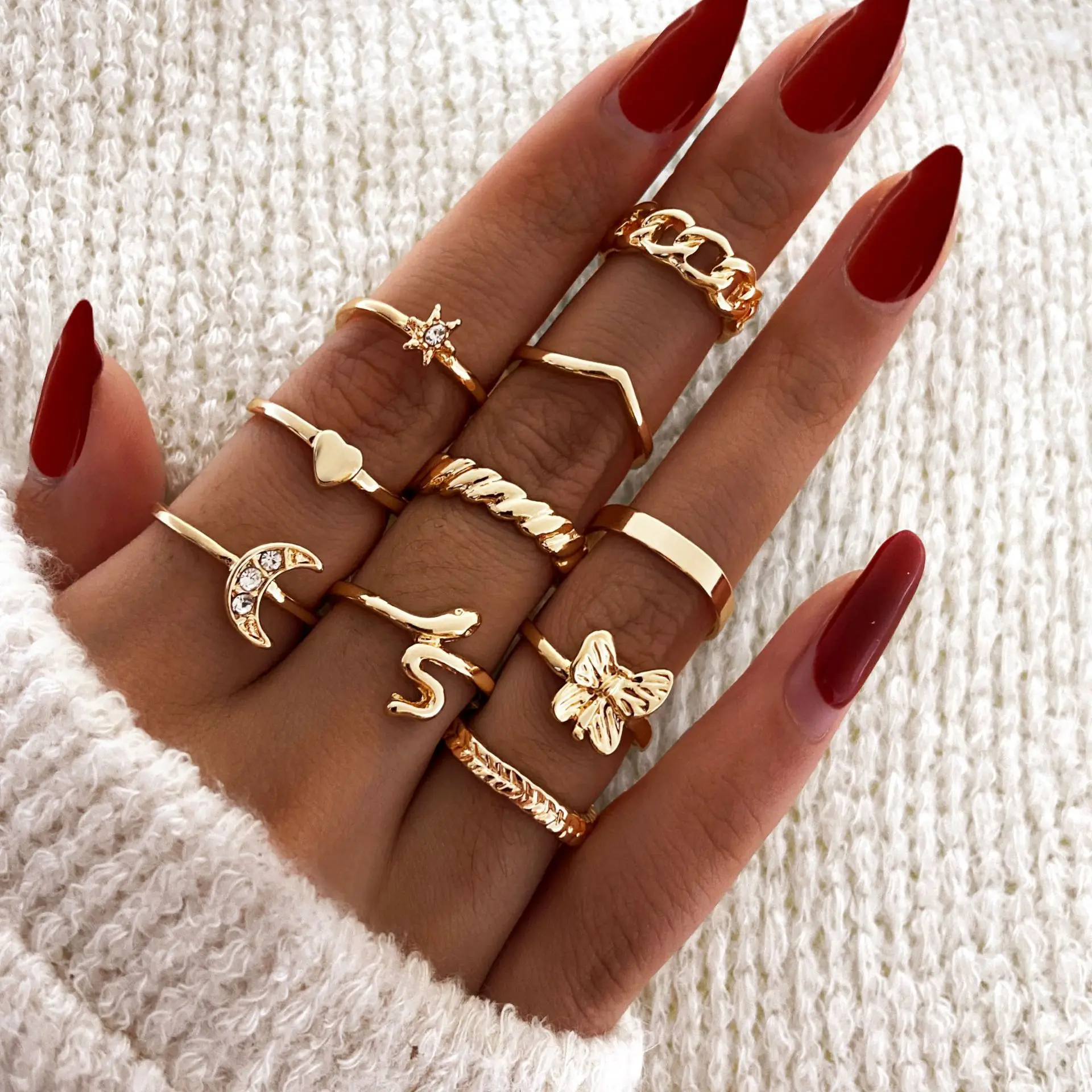 

2021 New Chain Ring Women's Retro Crescent Love Ring Party Accessories