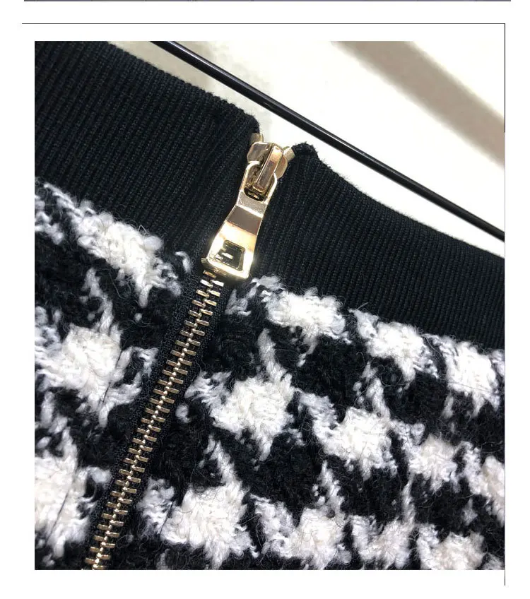 

[DEAT] New Slim Slash Neck Collar Plaid Sweater For Women Long Sleeve Metal Button Top Female 2021 Spring And Autumn GX1196