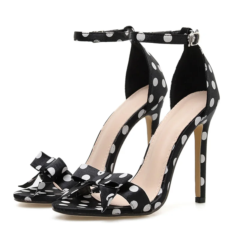 2019 новые модные в горошек Лук супер красивый на высоких каблуках туфли с широко