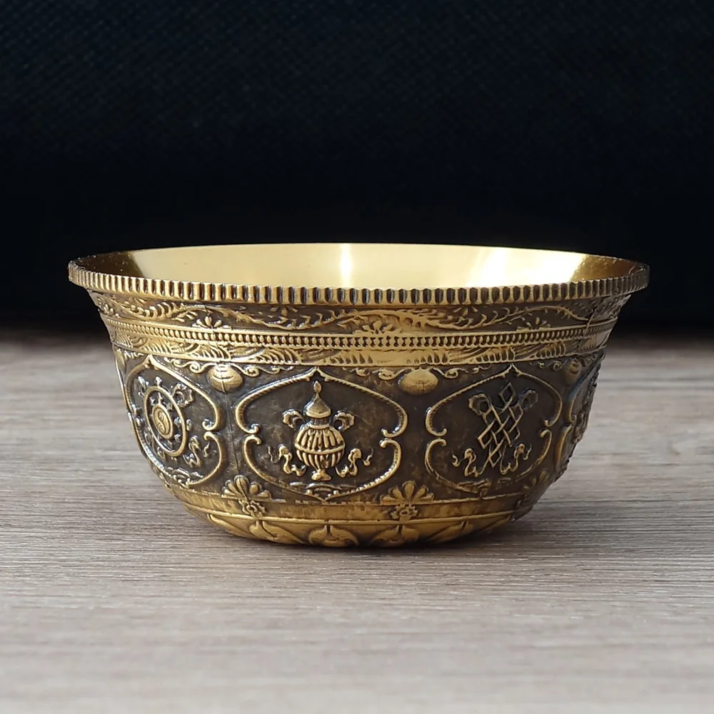 

Медная буддийская миска с символами удачи
