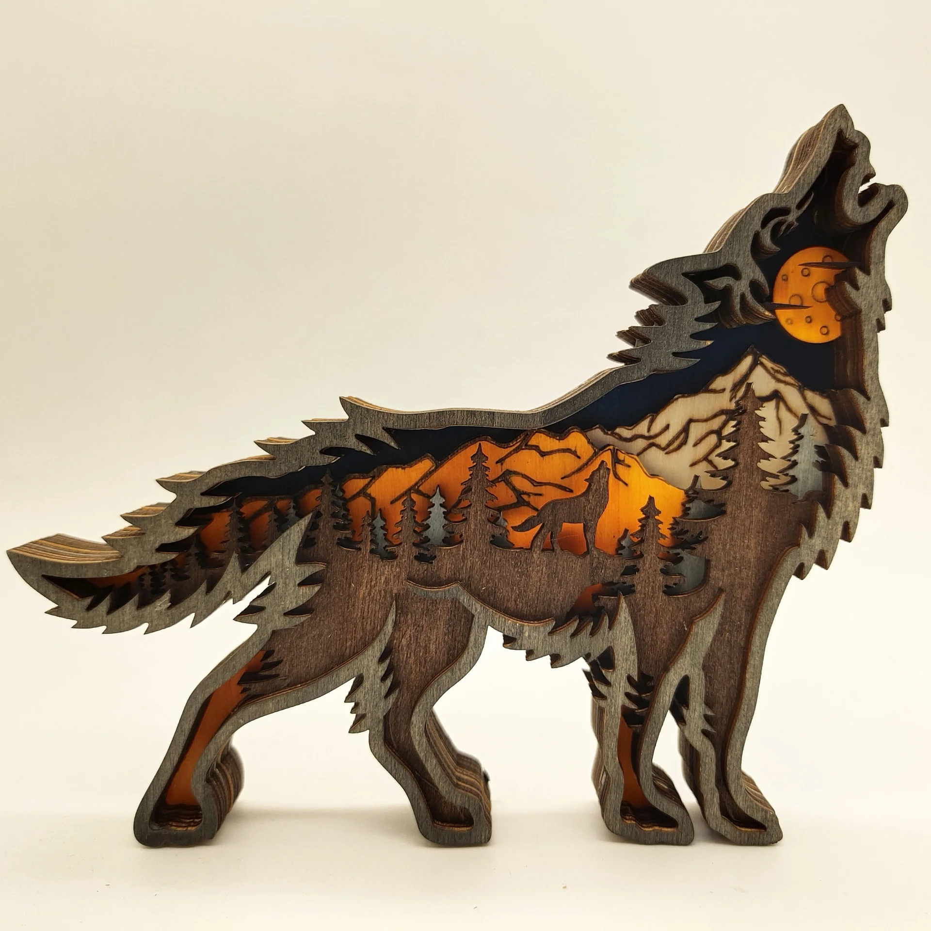 

New Wooden Ornaments Creative Wolf Totem Wood Decoration Christmas Ornaments Carved Wolf Art Supplies Farmhouse Decor 16x14cm