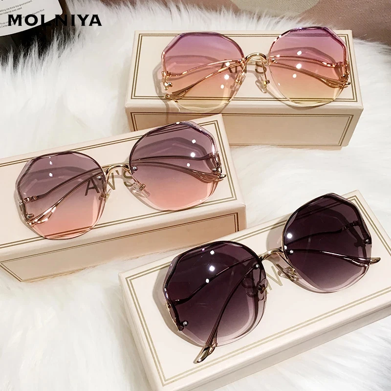 

2021 Fashion Tea Gradient Sunglasses Women Ocean Water Cut Trimmed Lens Metal Curved Temples Sun Glasses Female UV400