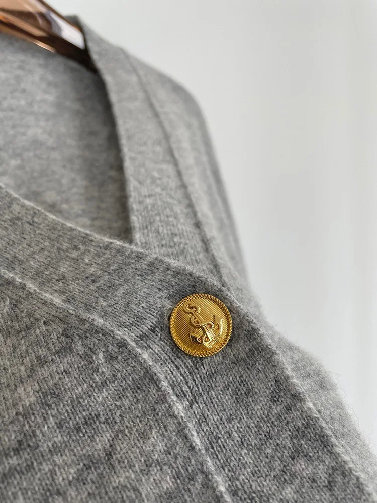 

2021 Autumn New Cashmere Blended Metal Button Decoration Grey Short Knitting Sweater Women's Coat