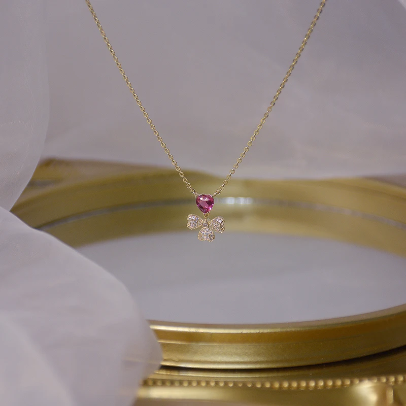 

Korean design sense pink zircon love four-leaf clover shape exquisite temperament clavicle chain short necklace