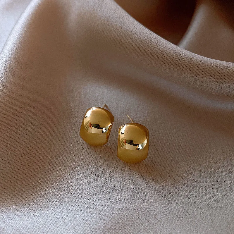

Fashion Small Geometric Solid Oval Earrings Gold Color Small Hoop Earrings For Women Prevent Allergy Jewelry 2021 Ear Stud Gifts