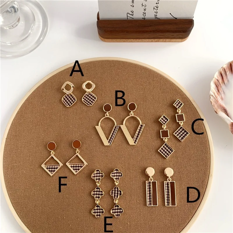 

2020fashionable Cloth Earrings Feminine Temperament Geometric Length Ear Stud IndividualityDelicate Retro Eardrop