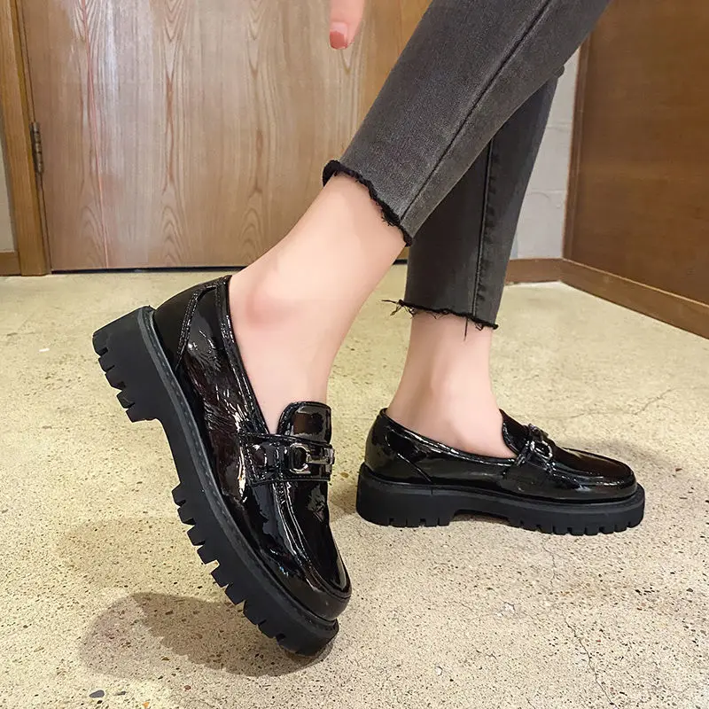 Новинка осени 2020 туфли на среднем каблуке повседневные небольшие кожаные с