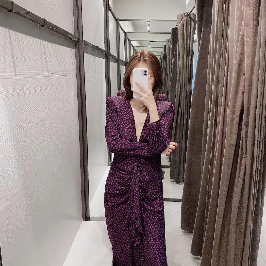Ms. autumn and winter 2019 new women's shoulder pads dot dress fashion Slim V-neck long-sleeved -27 301 |