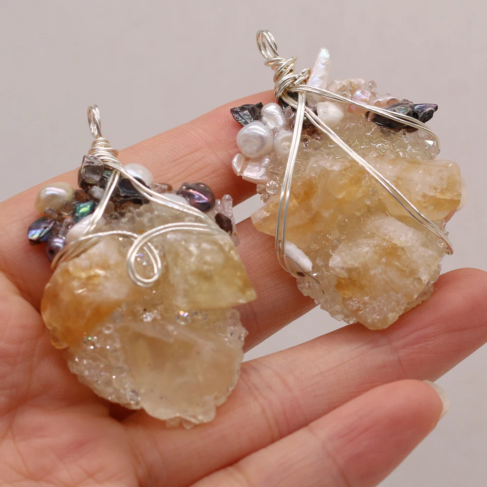 

Natural Stone Gem Irregular Yellow Crystal Bud Inlaid Pearl Pendant Handmade Crafts DIY Necklace Jewelry Accessories Gift Making