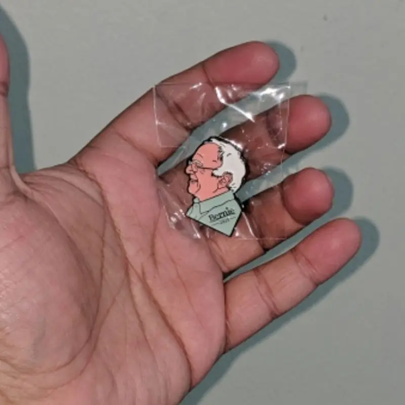 Эмалированная брошь с отворотом Bernie Sanders анти Трамп эмалированная брошка