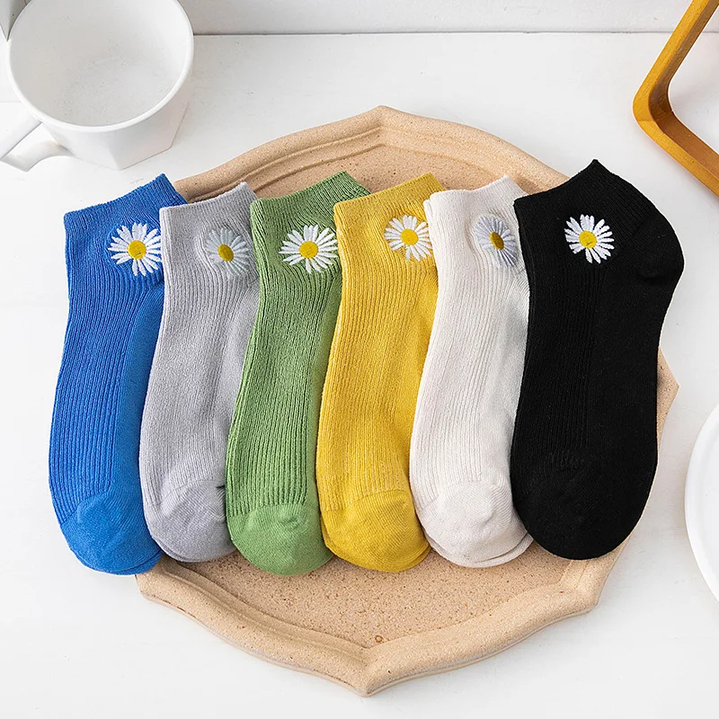 12Pcs=6Pairs/Pack Socks Streetwear Fashion Daisy Short Cute Socks Set Women Soft Breathable Combed Cotton Embroidered Sock Lot